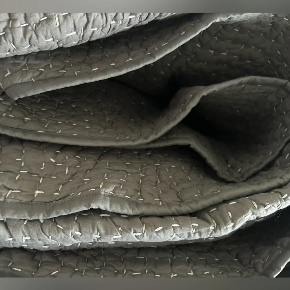 COYUCHI Pebbled Handstitched Organic Quilt $448 Sz  KING , NEW  Color: Slate